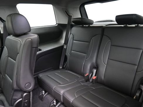 Used 2023 GMC Acadia SLT w/ Elevation Edition image 20