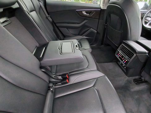 Used 2023 Audi Q8 Premium Plus w/ Premium Plus Package AWD/4WD image 34
