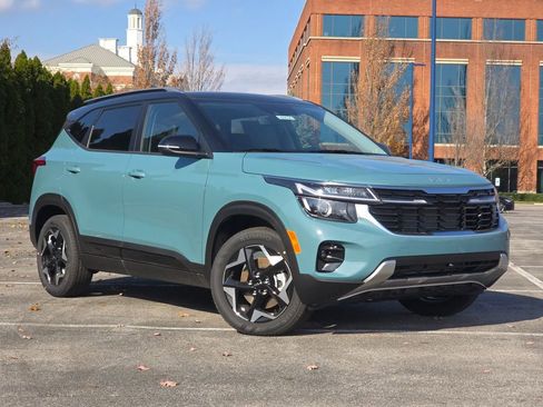 Used 2026 Kia Seltos S image 2