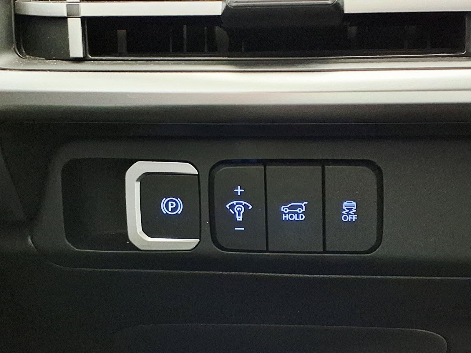 Certified 2025 Hyundai Santa Fe SE AWD/4WD image 22