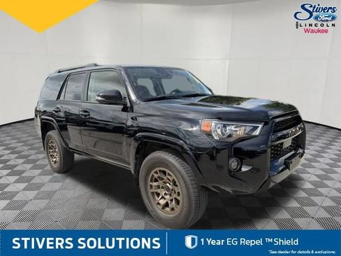 Used 2023 Toyota 4Runner 40th Anniversary SE AWD/4WD image 3