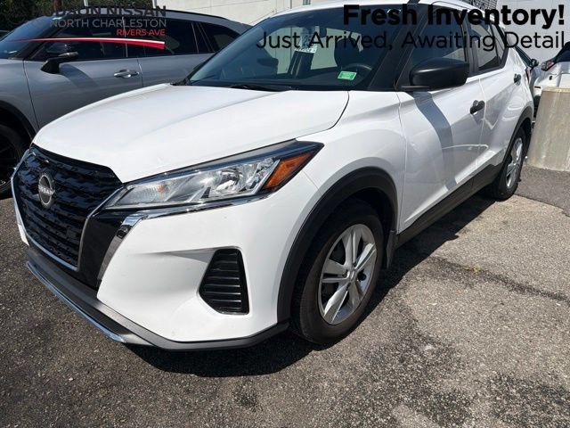 Used 2023 Nissan Kicks S FWD image 1
