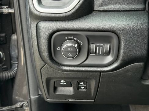 Used 2019 RAM 1500 Big Horn AWD/4WD image 20