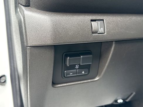 Used 2023 Chevrolet Colorado W/T image 29