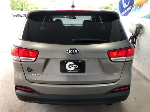 Used 2018 Kia Sorento L FWD image 7
