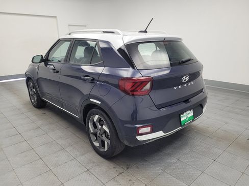 Used 2023 Hyundai Venue Limited FWD image 5