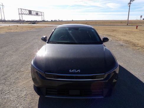 Used 2025 Kia K4 EX image 3
