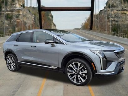 New 2026 Cadillac Optiq Luxury 2 w/ LPO, Floor Liner Package