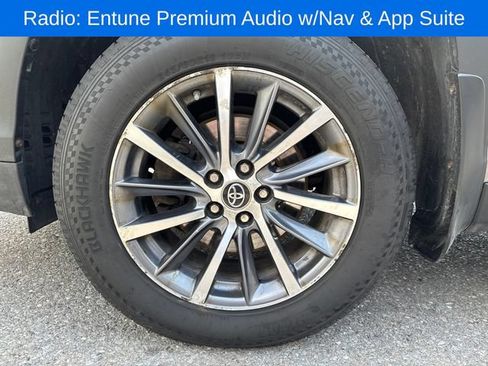 Used 2019 Toyota Highlander XLE AWD/4WD image 13