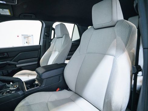 Used 2025 Toyota 4Runner SR5 AWD/4WD image 6