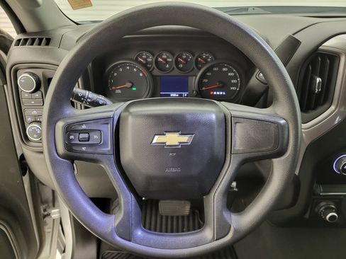 Used 2022 Chevrolet Silverado 2500 Custom image 3