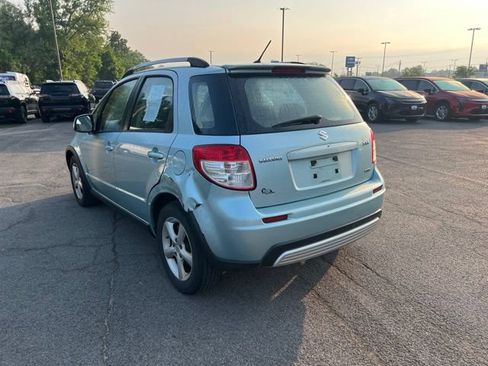 Used 2009 Suzuki SX4 AWD Hatchback w/ Touring Pkg image 4