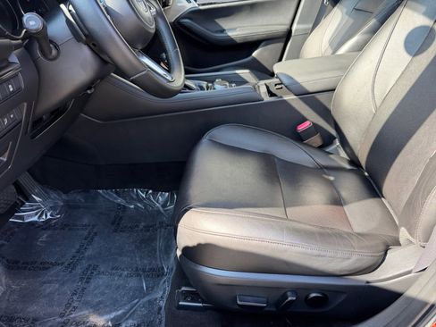 Used 2020 MAZDA MAZDA3 Premium Package image 7