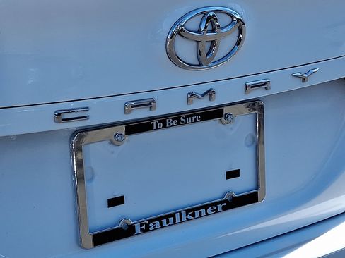 Used 2020 Toyota Camry LE image 29