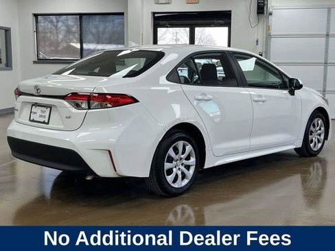 Used 2025 Toyota Corolla LE FWD image 6