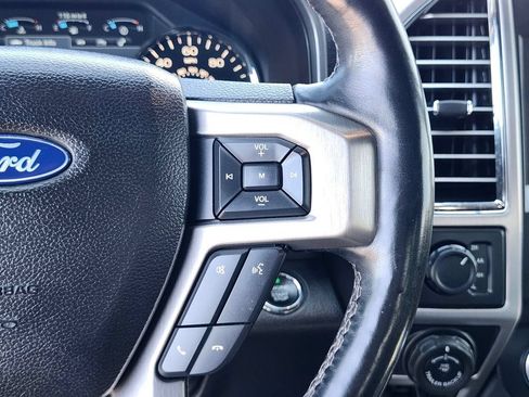 Used 2017 Ford F150 Platinum w/ Equipment Group 701A Luxury AWD/4WD image 31
