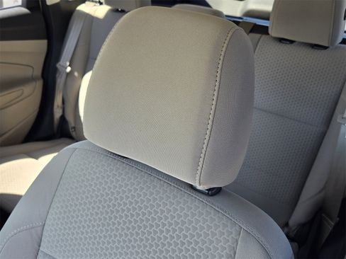 Used 2017 Ford Escape SE w/ Equipment Group 201A image 23