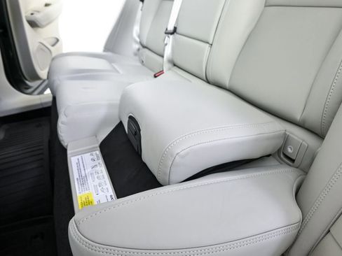 Certified 2026 Volvo XC60 B5 Ultra w/ Protection Package Premier image 24