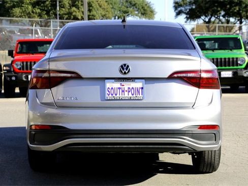 Used 2024 Volkswagen Jetta S image 6