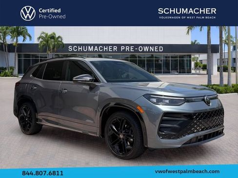 Certified 2025 Volkswagen Tiguan SE R-Line FWD image 1