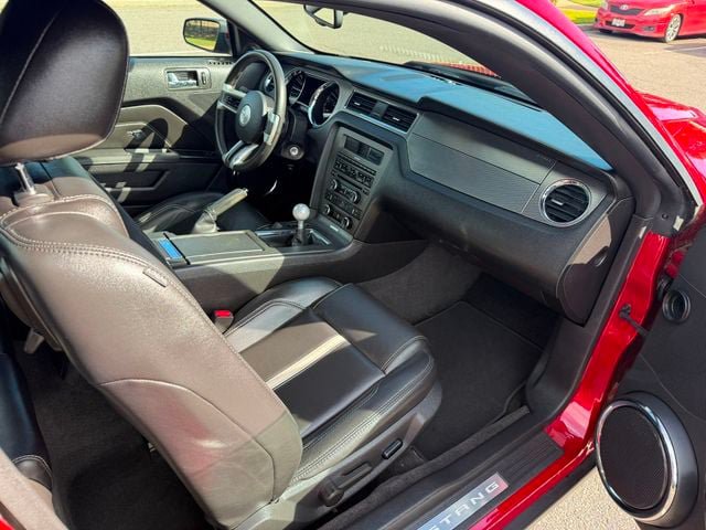Used 2010 Ford Mustang GT Premium RWD image 10