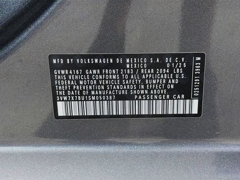 Used 2025 Volkswagen Jetta SE FWD image 33