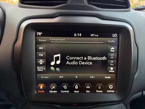 Certified 2022 Jeep Renegade Latitude w/ Convenience Group image 21