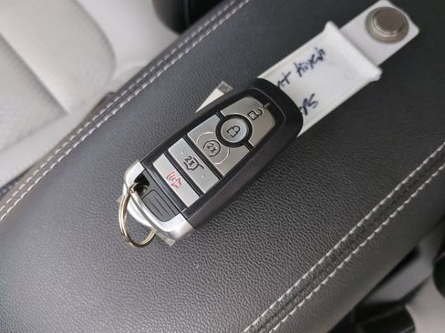 Used 2024 Ford Escape SE image 34