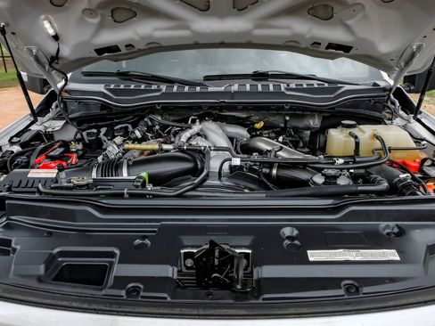 Used 2021 Ford F450 Platinum w/ FX4 Off-Road Package image 57