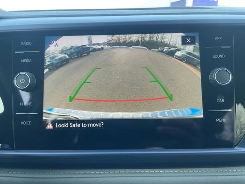 Certified 2023 Volkswagen Taos SE w/ Panoramic Sunroof Package image 19