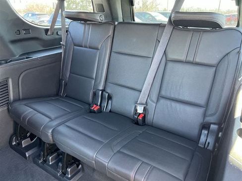 Used 2022 Chevrolet Suburban RST w/ Sport Performance Package AWD/4WD image 28