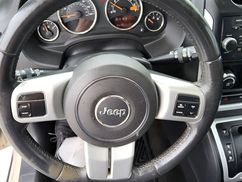 Used 2016 Jeep Compass High Altitude AWD/4WD image 13