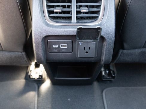 Used 2023 Chevrolet Blazer Premier FWD image 17
