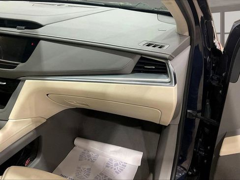 Used 2017 Cadillac XT5 Luxury w/ Driver Awareness Package image 17