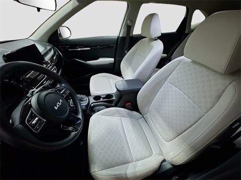 Used 2023 Kia Seltos EX image 15