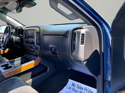 Used 2017 Chevrolet Silverado 1500 High Country AWD/4WD image 17