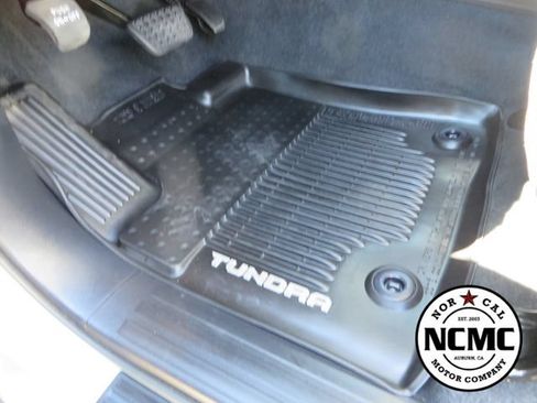 Used 2018 Toyota Tundra SR5 w/ SR5 Upgrade Package AWD/4WD image 24