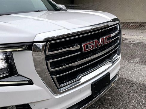 Used 2022 GMC Yukon XL SLT w/ SLT Premium Package image 29