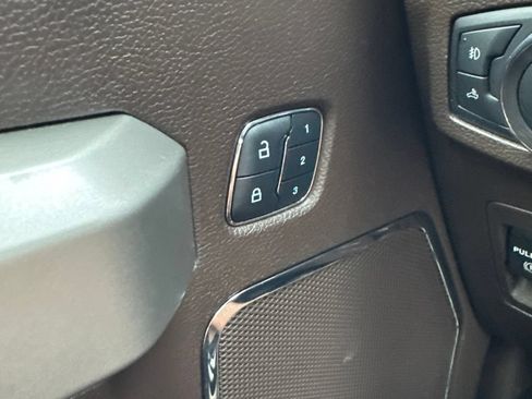 Used 2018 Ford F150 King Ranch w/ Equipment Group 601A Luxury AWD/4WD image 20