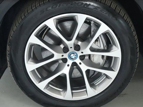 Certified 2024 BMW X5 xDrive50e w/ Climate Comfort Package image 38
