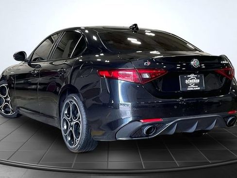 Used 2022 Alfa Romeo Giulia Veloce AWD/4WD image 14