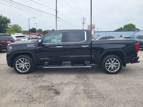 Used 2023 GMC Sierra 1500 Denali w/ Technology Package AWD/4WD image 2