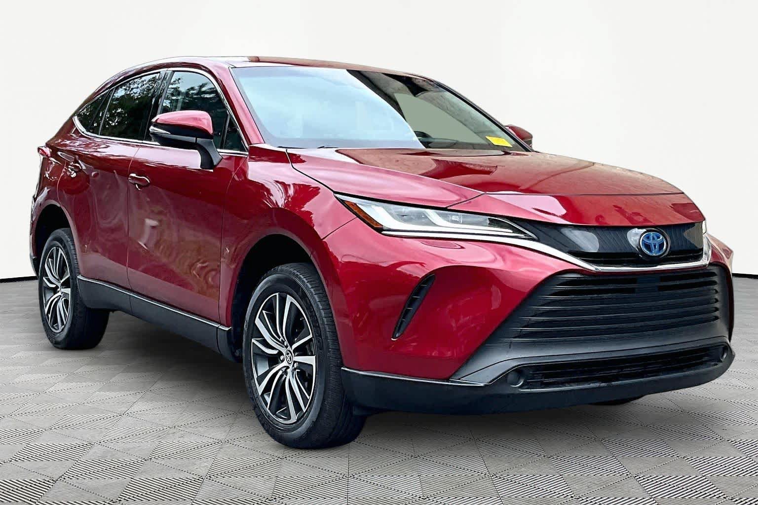Certified 2024 Toyota Venza LE AWD/4WD image 3