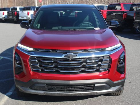 New 2026 Chevrolet Equinox LT w/ Convenience Package II image 2