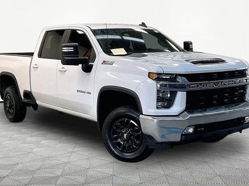 Used 2022 Chevrolet Silverado 2500 LT w/ Convenience Package AWD/4WD image 3