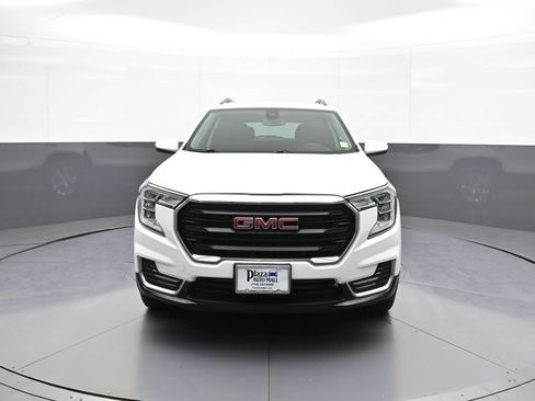 Used 2022 GMC Terrain SLE w/ Driver Convenience Package AWD/4WD image 2