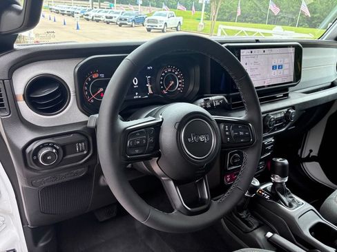 Used 2026 Jeep Wrangler Unlimited Sport AWD/4WD image 15