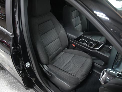 Used 2025 Chevrolet Equinox LT w/ Safety and Technology Package image 19