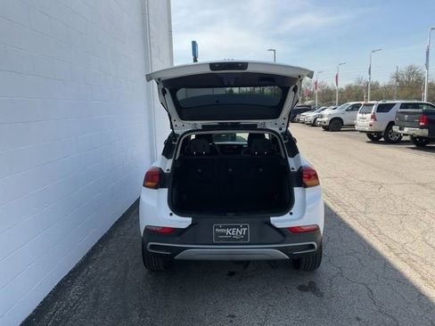 Used 2025 Buick Encore GX Preferred AWD/4WD image 8