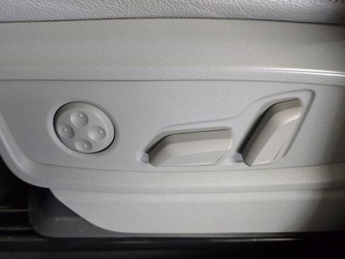 Used 2018 Audi Q5 2.0T Premium Plus w/ Premium Plus Package image 18